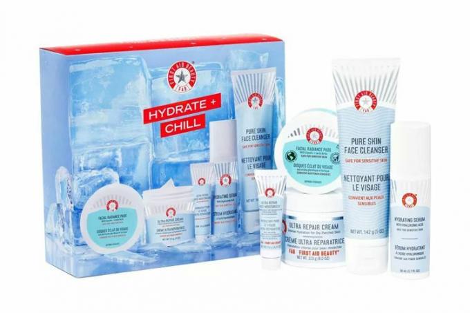 Set cadou pentru îngrijirea pielii Target FIRST AID BEAUTY Hydrate + Chill